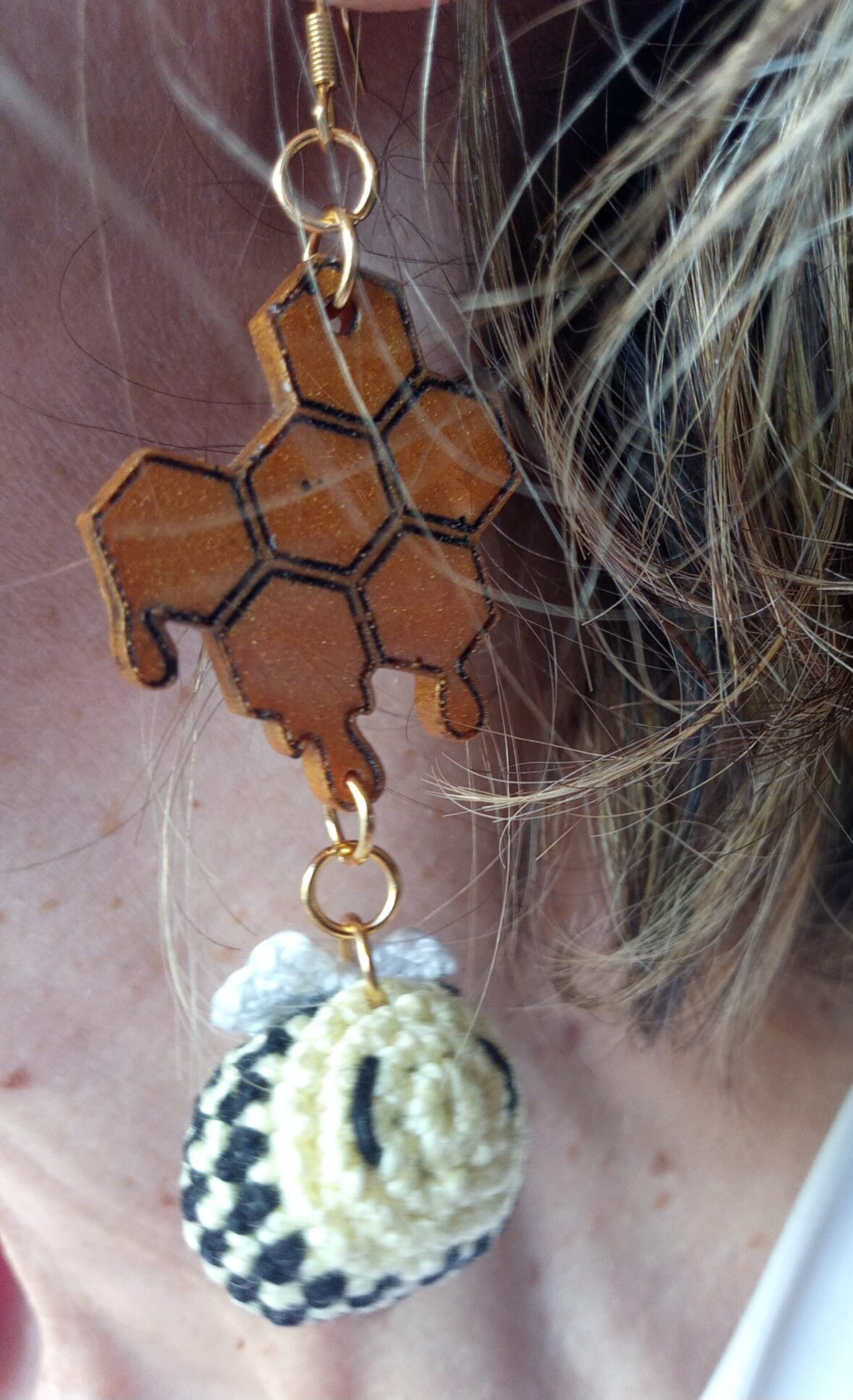 Pendientes de abeja con panal - 3