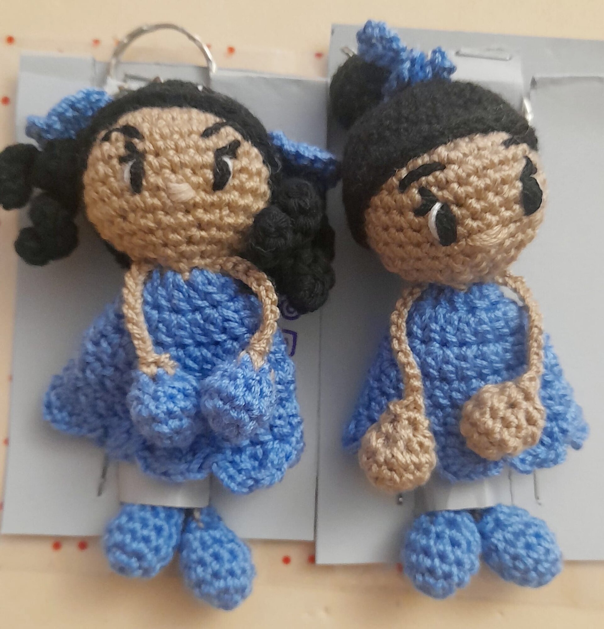 Bambolina llavero amigurumi,regalos personalizados,cumpleaños.Oferta en más de 5 - 6